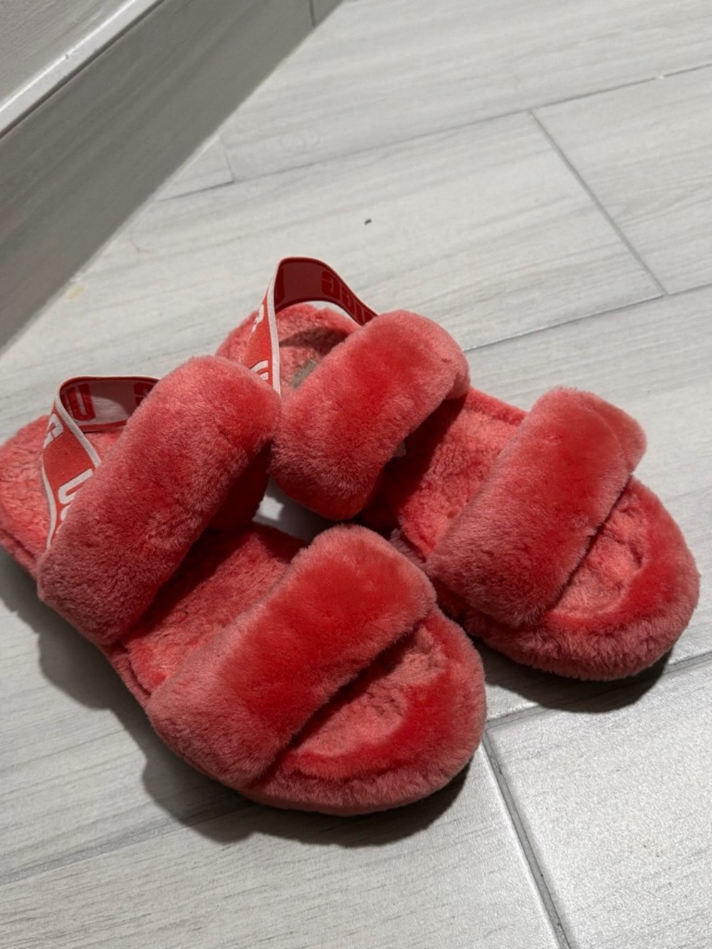 UGG Fluff Yeah Slide Size 7